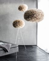 Umage EOS Medium, lysebrun m/ hvid Tripod Floor Umage EOS Medium, lysebrun m/ hvid Tripod Floor