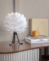 Umage Silvia Mini - Hvid - Ø32 m/ Tripod Base Umage Silvia Mini - Hvid - Ø32 m/ Tripod Base