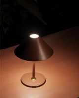 Halo Design Hygge Bordlampe uden ledning - Maroon Red Halo Design Hygge Bordlampe uden ledning - Maroon Red