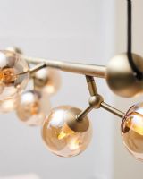 Halo Design Atom Mini Langbordspendel Rav/Messing Halo Design Atom Mini Langbordspendel Rav/Messing