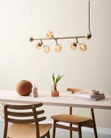 Halo Design Atom Mini Langbordspendel Rav/Messing Halo Design Atom Mini Langbordspendel Rav/Messing