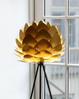 Umage Aluvia Medium - Saffron/Gul - Ø59 m/ Tripod Table Umage Aluvia Medium - Saffron/Gul - Ø59 m/ Tripod Table