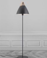Nordlux Strap Gulvlampe - Sort m/ brun rem Nordlux Strap Gulvlampe - Sort m/ brun rem